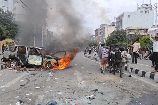 倍选网 尼泊尔抗议致19人死亡，总理奥利辞职