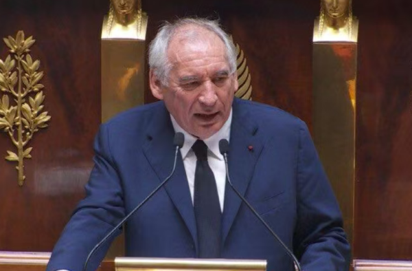 满瑞网 法国总理贝鲁提交辞呈, 九个月两位总理下台, 法国将迎来不到两年内第五位总理